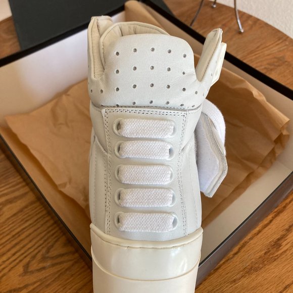 RIGHT SHOE ONLY * Les Hommes women's size 40 high top velcrow strap puff sneaker - Picture 5 of 11